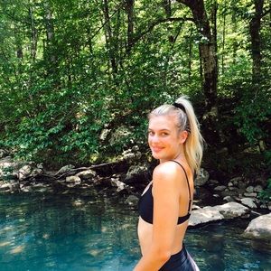 Meet your Posher, Rose